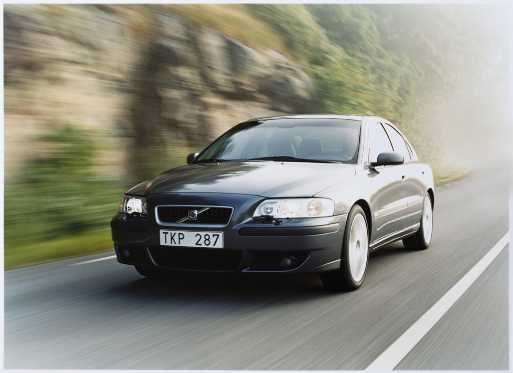 01_Volvo_S60_R.jpg