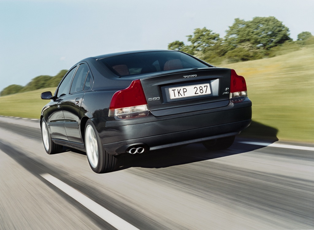02_Volvo_S60_R.jpg