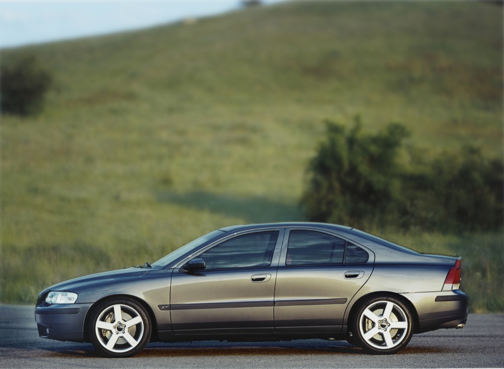 04_Volvo_S60_R.jpg