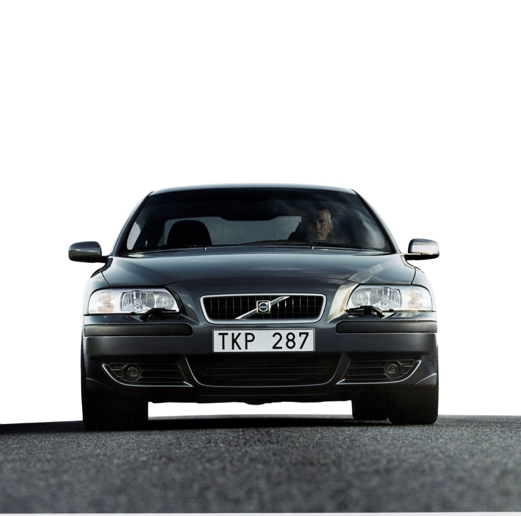 09_Volvo_S60_R.jpg