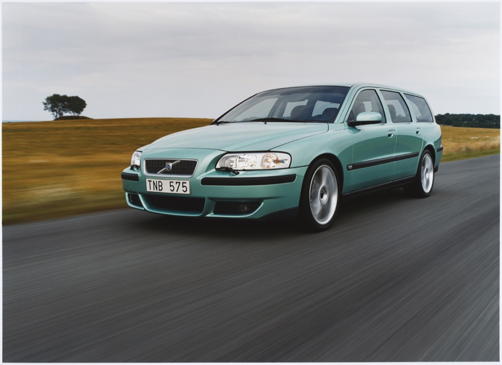 10_Volvo_V70_R.jpg