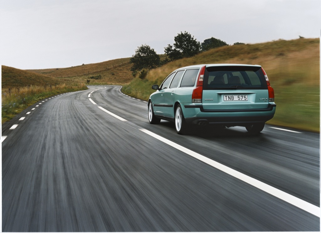 13_Volvo_V70_R.jpg