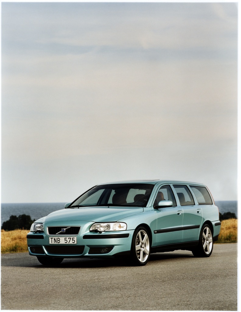 14_Volvo_V70_R.jpg