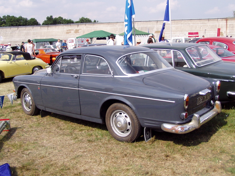 Volvo 122 S grise
