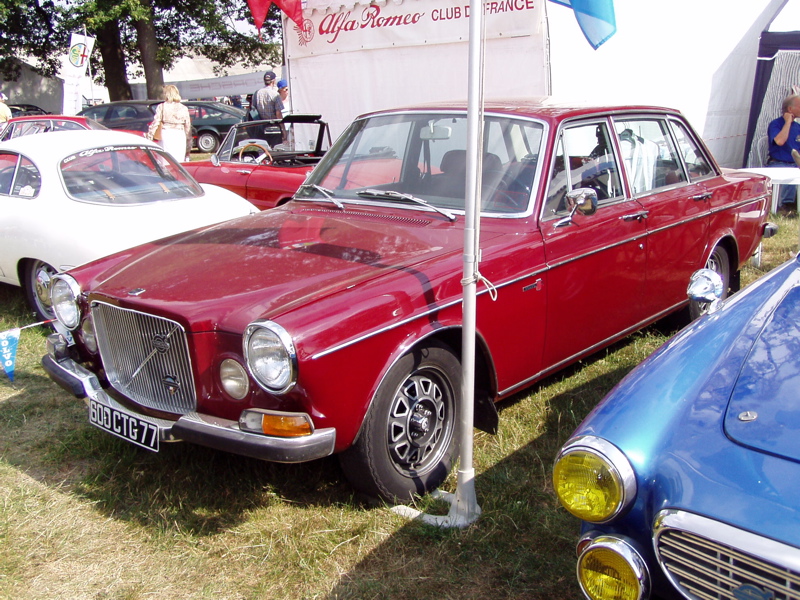 Volvo 164 rouge