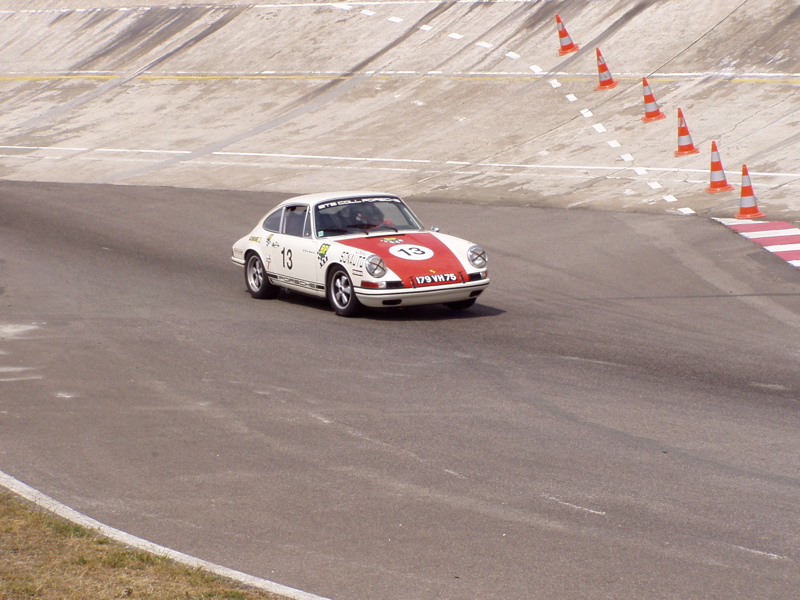Porsche dans la chicane