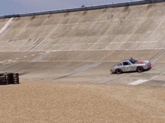 Porsche en sortie de chicane