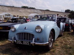 Triumph TR3 bleu layette